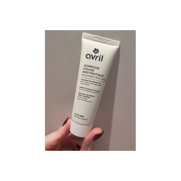 Avril Enzymatic face scrub